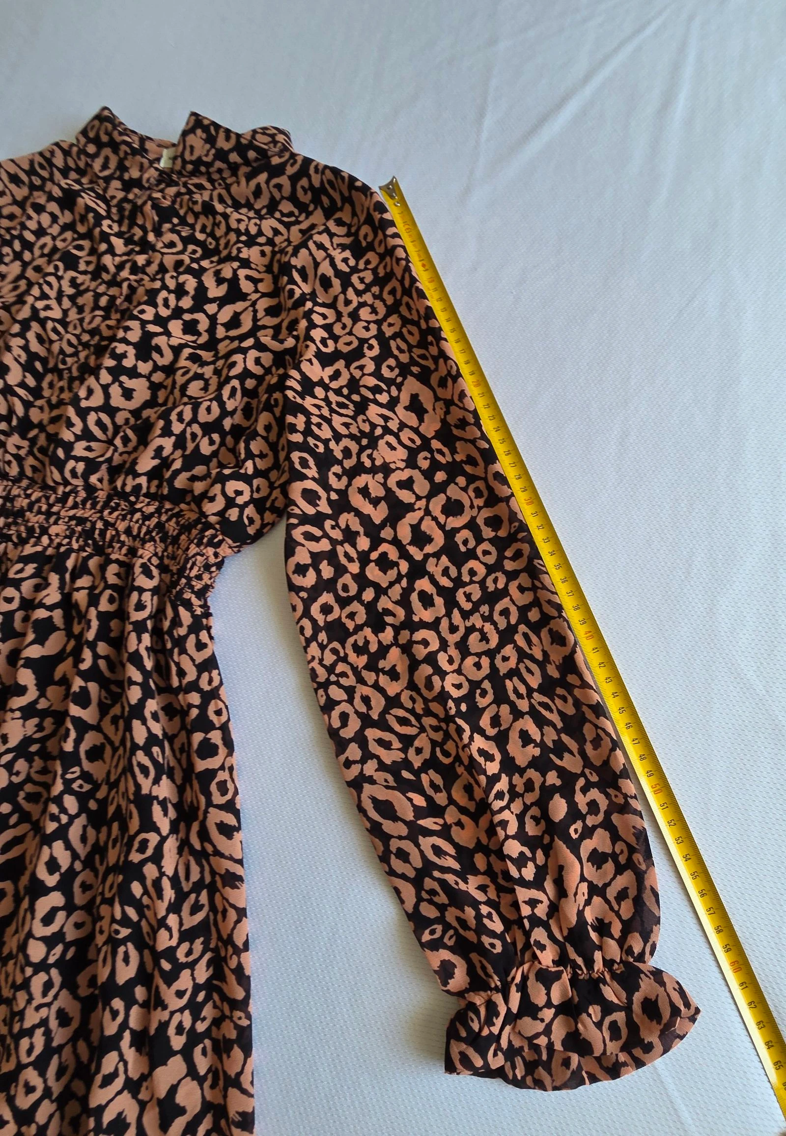 Vestido camisero médio leopardo marrom preto G 40 mangas compridas forrado – photo 15